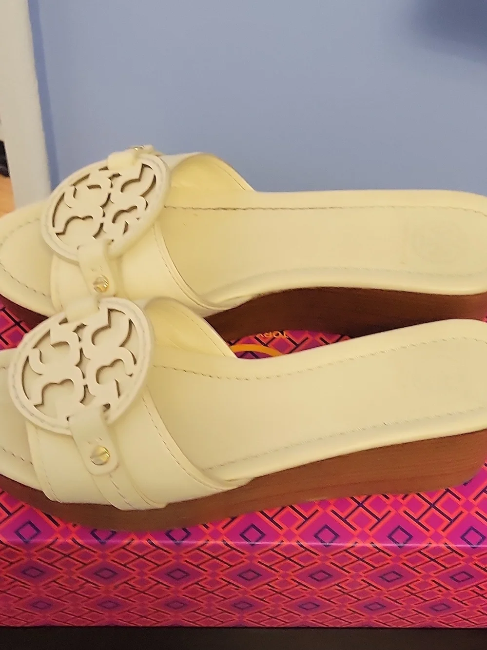 Tory Burch Cream Slide Sandals with Logo Medallion